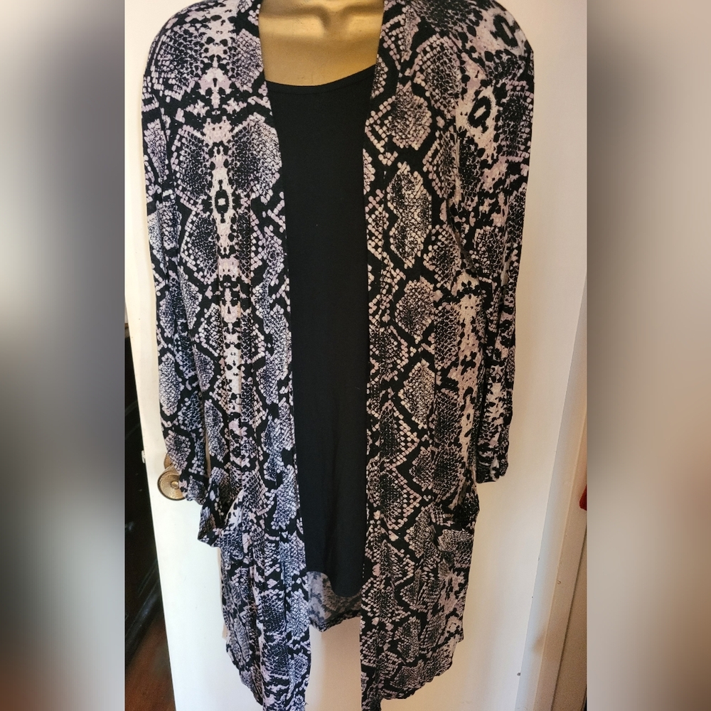 Women's Black and White Snake Print Cardigan